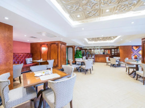 Paramount Gallery Hotel