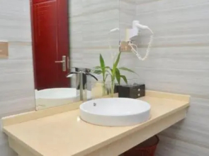 Yilong Hotel (Huizhou Ganghui)