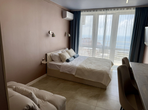 Cappuccino s Vidom na More i Bukhty Flat