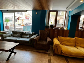 Отель Moon Blue