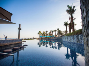 Курортный отель JA The Resort - JA Lake View