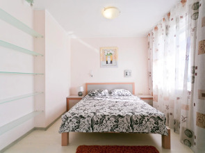 Апартаменты 4-комнатные HomeApart Сторожовская, 8