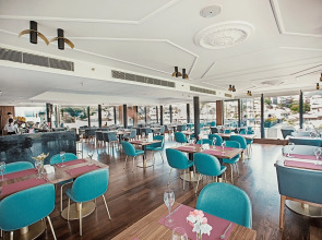 Отель Tiflis Palace