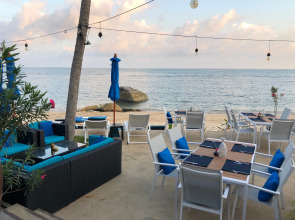 Отель Royal Beach Boutique Resort & Spa