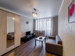 Апартаменты 1 Яр-сутки на Угличской 3