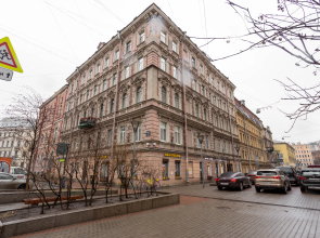 Апартаменты Скайлайт на Свечном