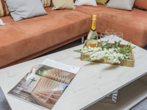 Квартира GM Apartments Стильная Трехкомнатная в центре рядом с МХАТ