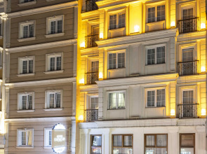 Отель Raymond Old City