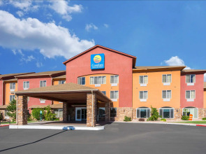 Comfort Inn & Suites Hotel