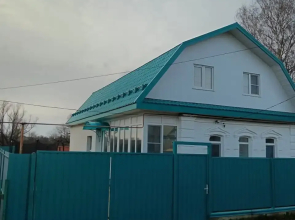 Uyutnaya V Dvuhkvartirnom CHastnom Dome Flat