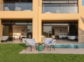 Курортный отель Sofitel Al Hamra Beach Resort