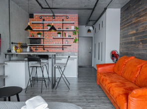 Апартаменты Lalapart Wooden Loft с дизайнерским ремонтом в ЖК Лайнер