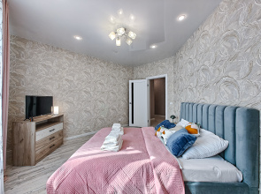 Na Ulitse Semyi Shamshinykh 77 Flat