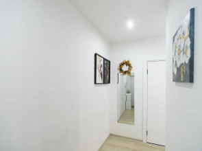 Квартира Апартаменты с Великолепным Видом на Реку и Город с Отдельной Детской Спальней