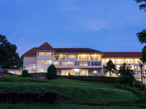 Aggrey  Hotel