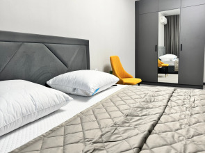 Квартира Двухкомнатный Лофт с Панорамным Видом на Город и Парк