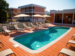 Loza Hutor Guest House