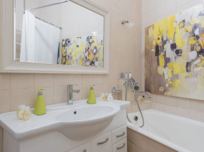 Квартира GM Apartments Стильная Трехкомнатная на Бульварном кольце