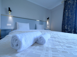 Отель Grand Aura