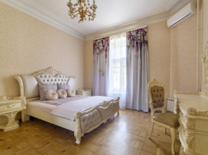 Квартира на Рубинштейна 4