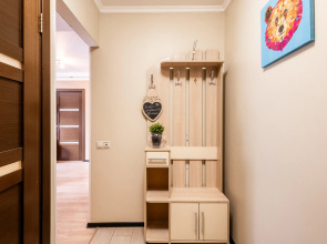 Квартира Просторная двухкомнатная Natali у парка Зюзино