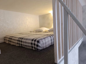 Квартира Двухуровневая в центре возле набережной