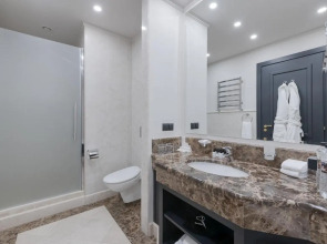 Отель Riviera House