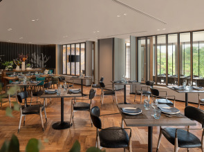 Отель Cross Pattaya Pratamnak