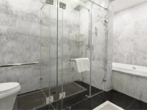 Отель Hotels & Preference Hualing Tbilisi