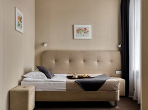 Cosmos St. Petersburg Rozenshteyn Hotel