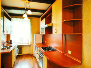 Квартира 3-комн. cталинка с большой ванной рядом с набережной