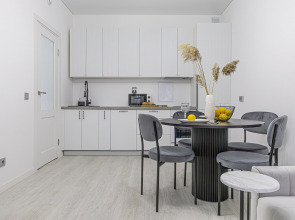 4flats MONOCHROME Квартира у набережной Невы в ЖК бизнес-класса