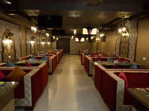 Отель Alexander