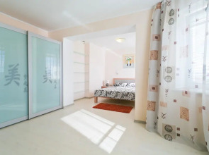 Апартаменты 4-комнатные HomeApart Сторожовская, 8