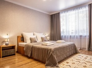 Apartamenty Trehkomnatnye s Balkonom v Sosnovom Lesu ot Kvartiruking