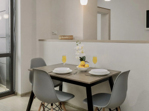 Апартаменты в ЖK Kолизeй c видом нa пруд.