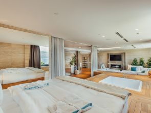 Monte Palm Beach