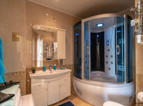 Апартаменты Пять Звезд на Омской