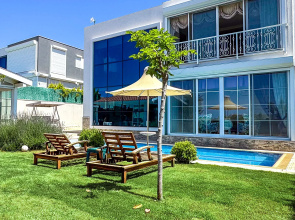 Limon Villa