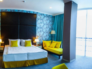 Отель Square Inn