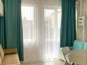 Uyutnaya Studiya na Ulitse Mira Flat