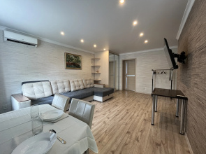 Apartamenty Sapfir  naprotiv Cirka i Promenada 3 na Lenina 63
