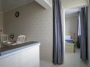 Апартаменты Семейный люкс (Севастополь)