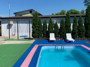 7 Palm Apartments