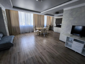 Uyutnaya Kvartira s Panoramnym Vidom Flat