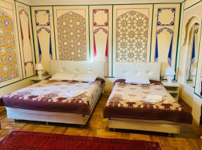 Отель Чор Минор 100 м до старого города с бесплатным кофе и разговорами по душам