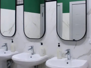 Хостел izzzi hostel Bishkek