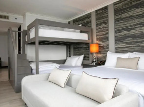 Отель The Berkeley Hotel Pratunam