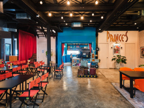 Отель Prince Theatre Heritage Stay