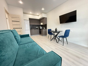 Novaya S Potryasayuschim Vidom Iz Okna Na Gorod Flat